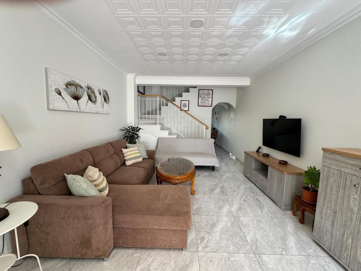 Seaside Serenity Villa Larnaca Exterior photo