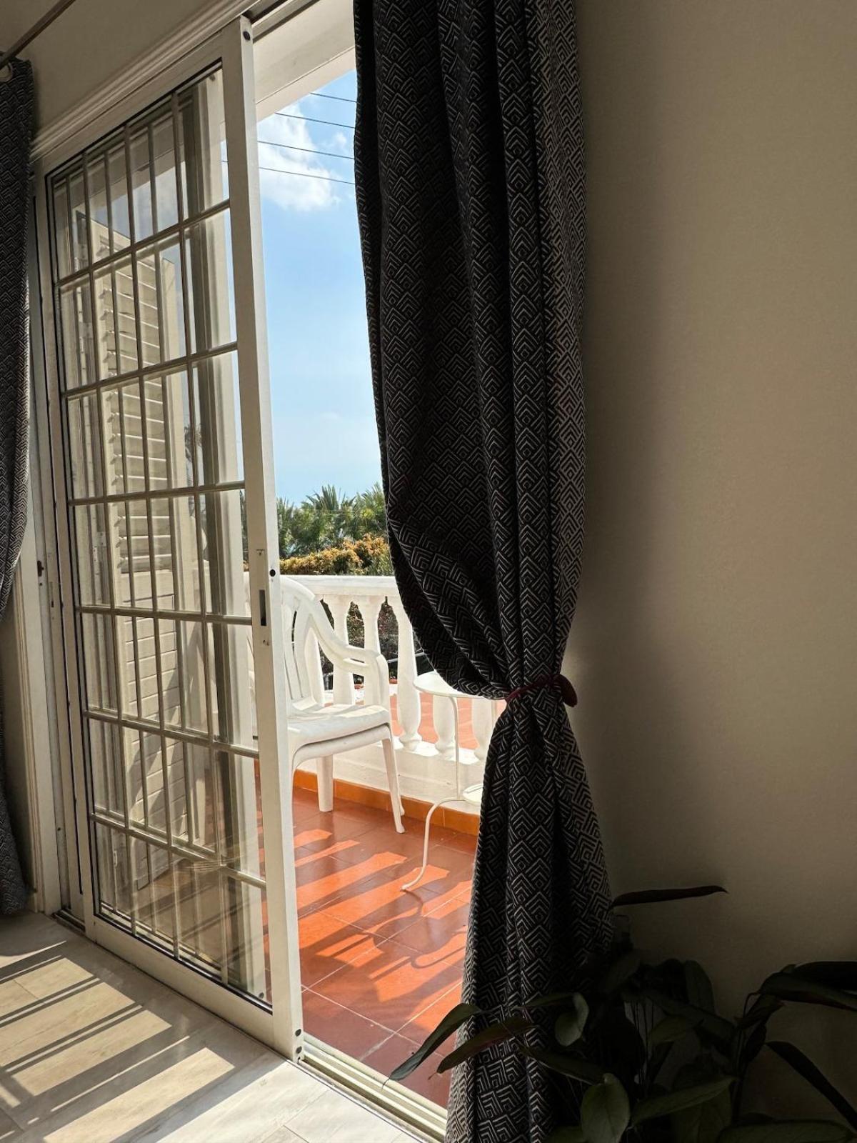 Seaside Serenity Villa Larnaca Exterior photo