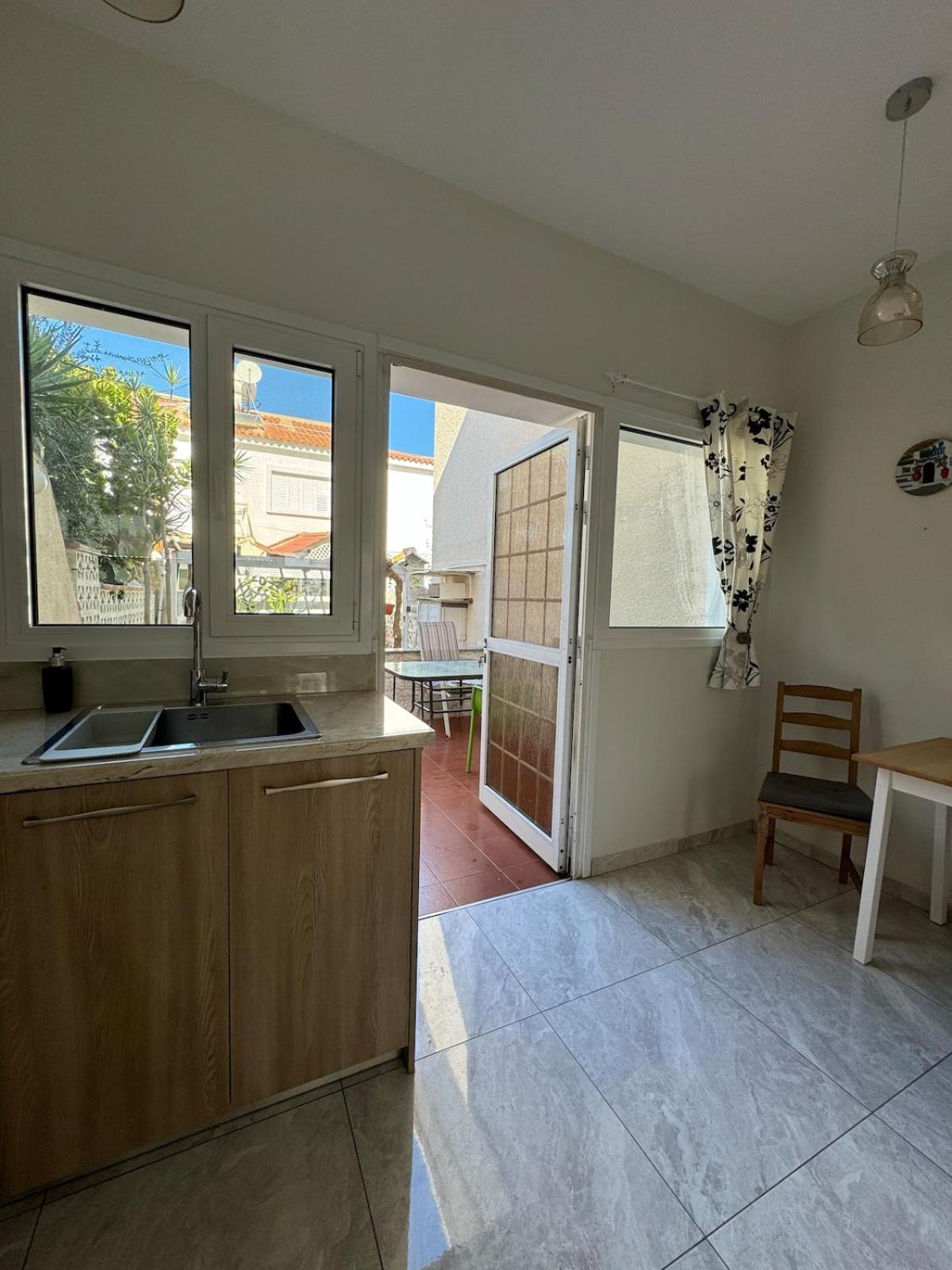 Seaside Serenity Villa Larnaca Exterior photo