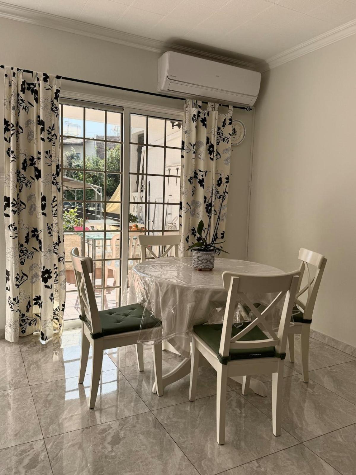 Seaside Serenity Villa Larnaca Exterior photo